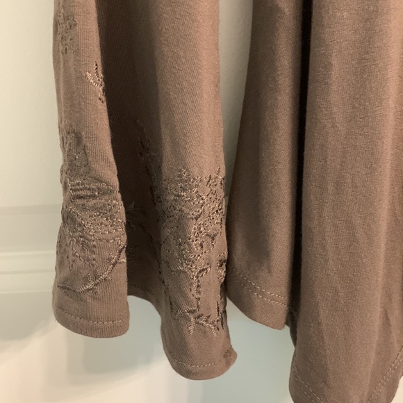 Top - Picture 3 of 3